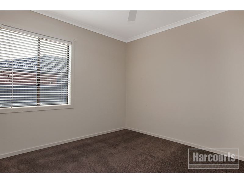 22 Downing Square, Pakenham VIC 3810