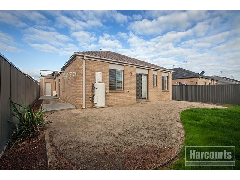 22 Downing Square, Pakenham VIC 3810