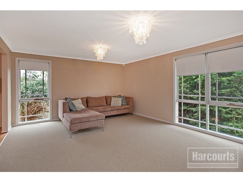 2 Lachlan Court, Pakenham VIC 3810