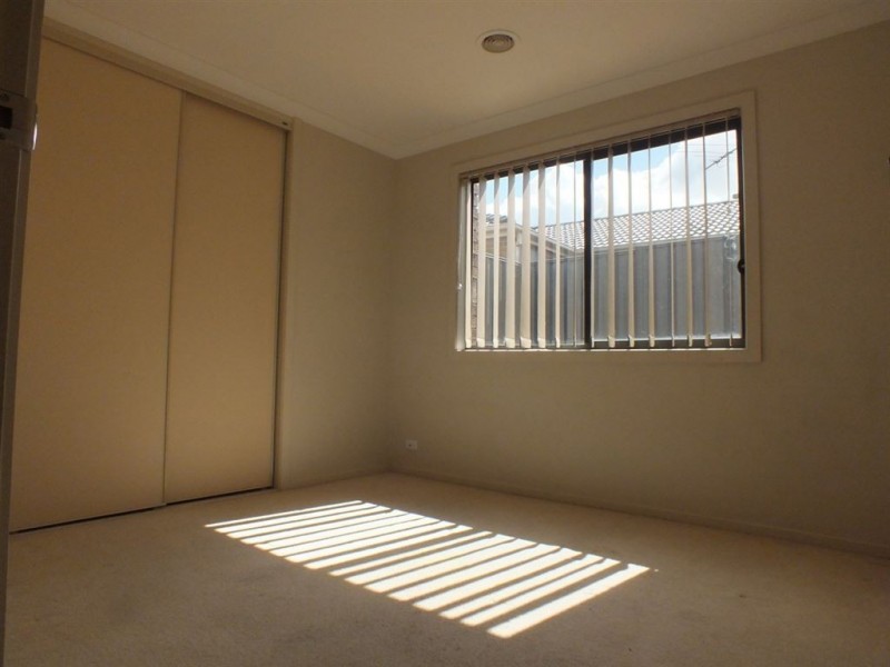 38 Wild Cherry Avenue, Pakenham VIC 3810