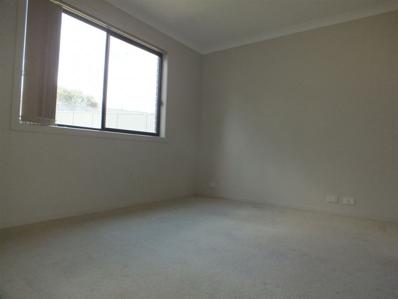 38 Wild Cherry Avenue, Pakenham VIC 3810