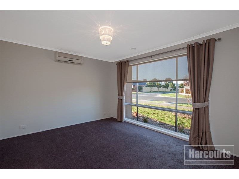 18 Hartland Circuit, Pakenham VIC 3810