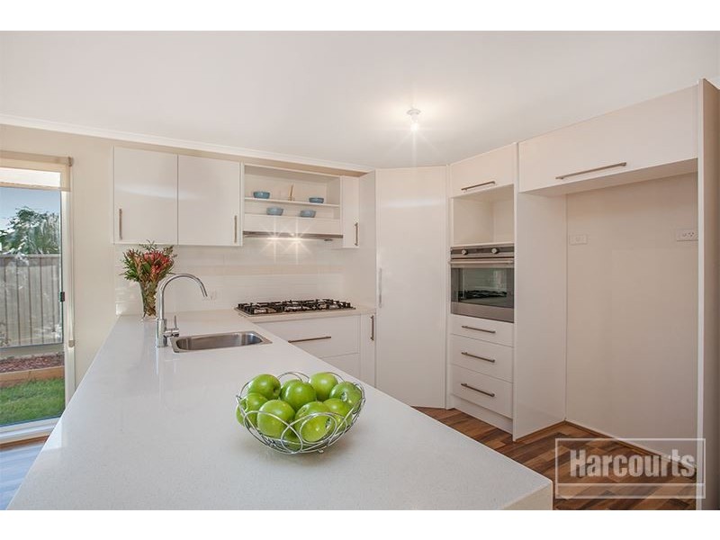 18 Hartland Circuit, Pakenham VIC 3810