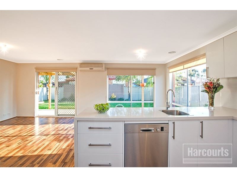 18 Hartland Circuit, Pakenham VIC 3810