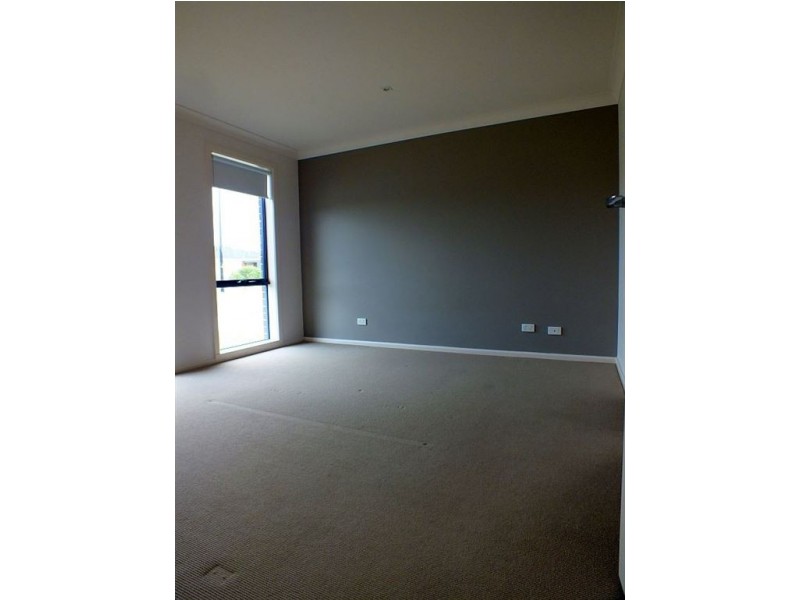 6 Orchard Valley Avenue, Pakenham VIC 3810