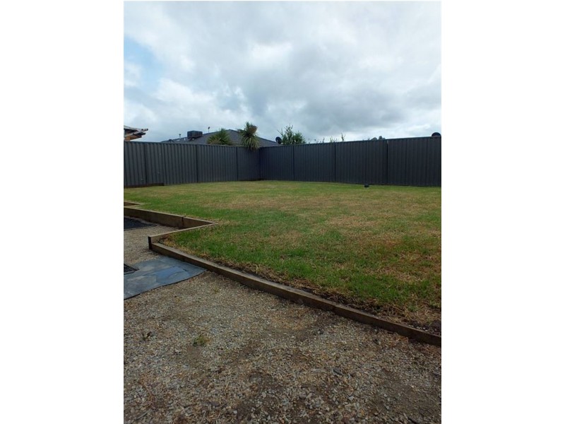 6 Orchard Valley Avenue, Pakenham VIC 3810