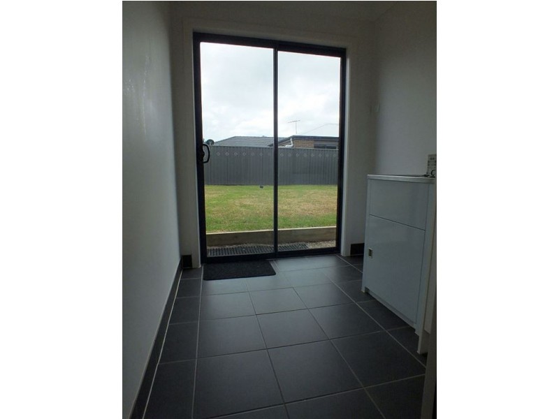 6 Orchard Valley Avenue, Pakenham VIC 3810