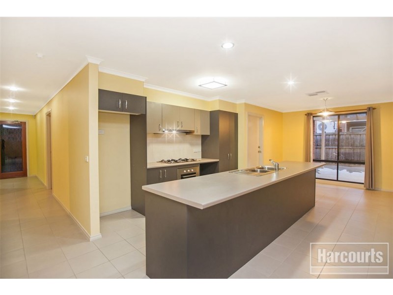 30 Honeyeater Way, Pakenham VIC 3810