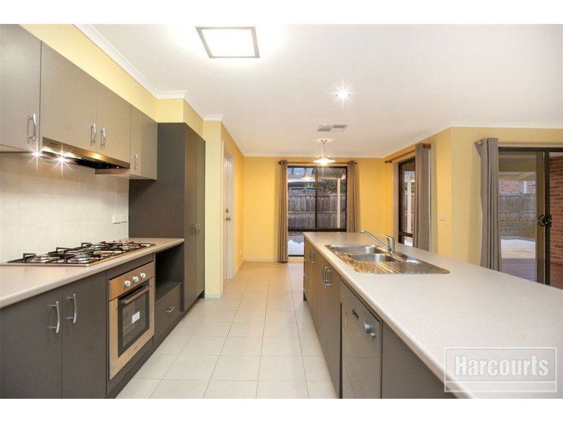 30 Honeyeater Way, Pakenham VIC 3810