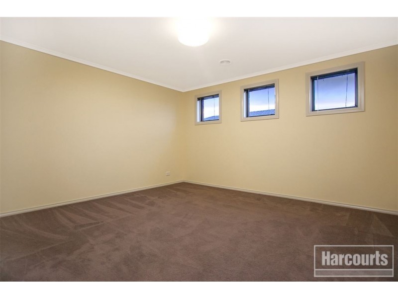 30 Honeyeater Way, Pakenham VIC 3810