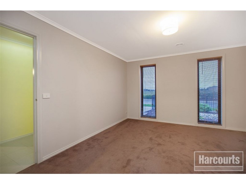 30 Honeyeater Way, Pakenham VIC 3810