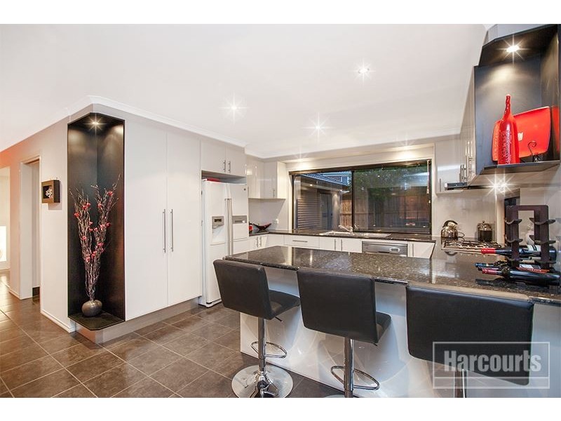 6 Jonathan Place, Pakenham VIC 3810