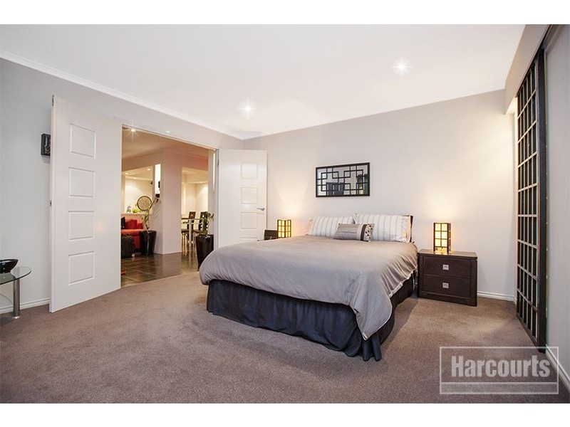 6 Jonathan Place, Pakenham VIC 3810