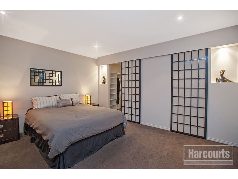 6 Jonathan Place, Pakenham VIC 3810