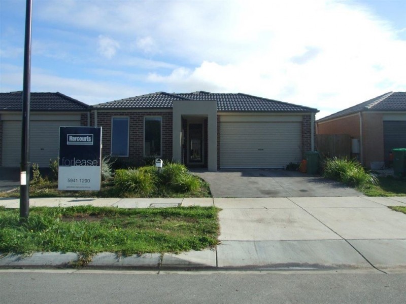 24 Kosta Boda Boulevard, Pakenham VIC 3810