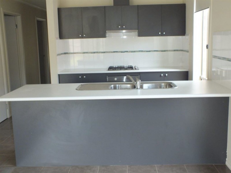 24 Kosta Boda Boulevard, Pakenham VIC 3810