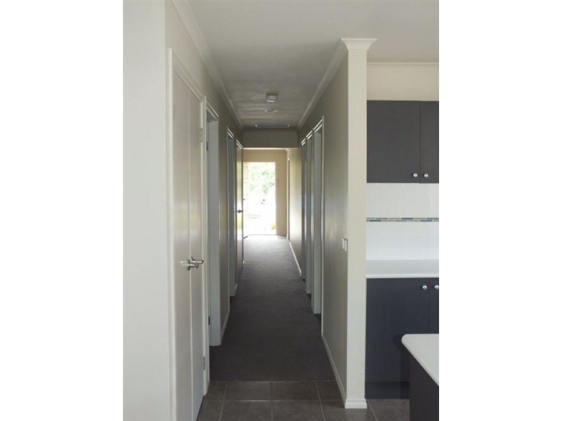 24 Kosta Boda Boulevard, Pakenham VIC 3810