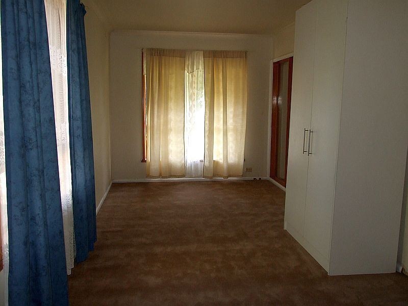 18 Henry Street, Pakenham VIC 3810