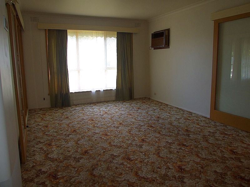 18 Henry Street, Pakenham VIC 3810