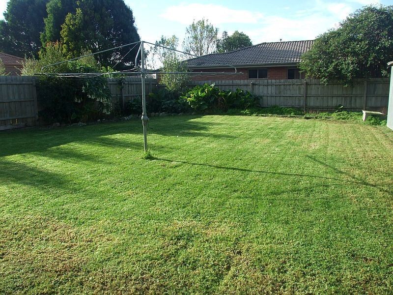 18 Henry Street, Pakenham VIC 3810