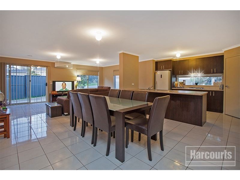 11 Lucerne Circuit, Pakenham VIC 3810