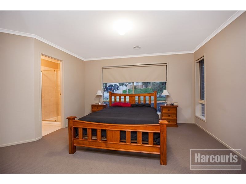 11 Lucerne Circuit, Pakenham VIC 3810