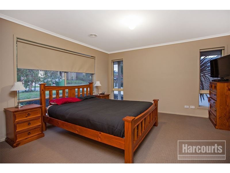 11 Lucerne Circuit, Pakenham VIC 3810