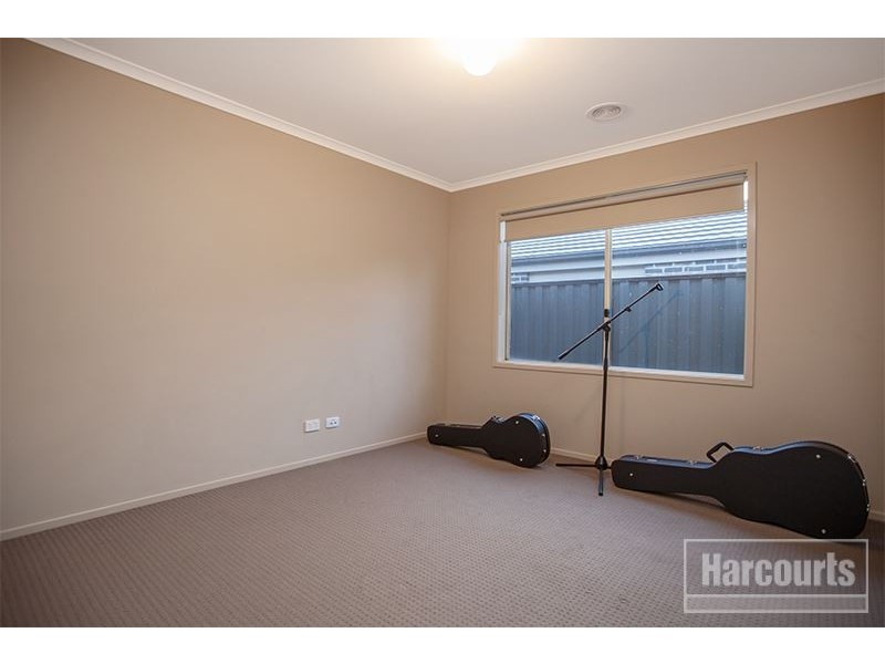 11 Lucerne Circuit, Pakenham VIC 3810