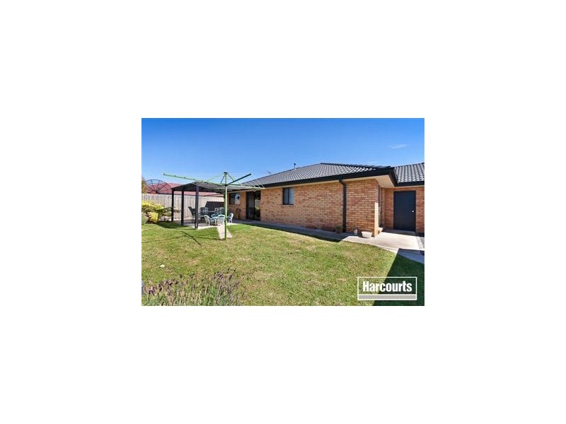 24 Freeman Drive, Pakenham VIC 3810