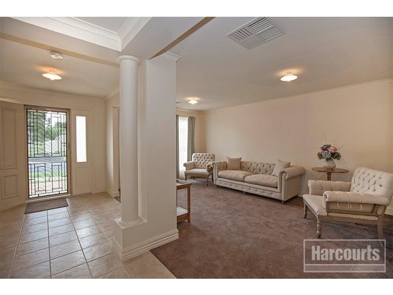 9 Willowbank Pocket, Pakenham VIC 3810