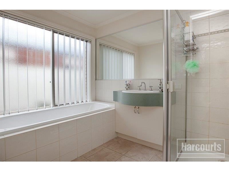 9 Willowbank Pocket, Pakenham VIC 3810