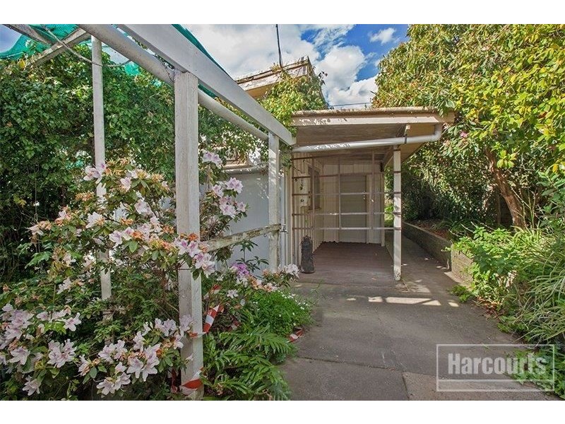 12 Mavis Avenue, Beaconsfield VIC 3807