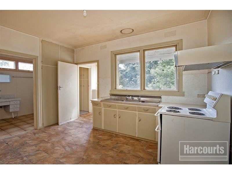 12 Mavis Avenue, Beaconsfield VIC 3807