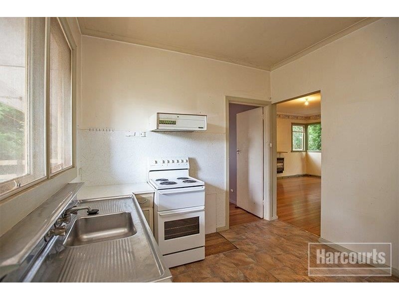 12 Mavis Avenue, Beaconsfield VIC 3807