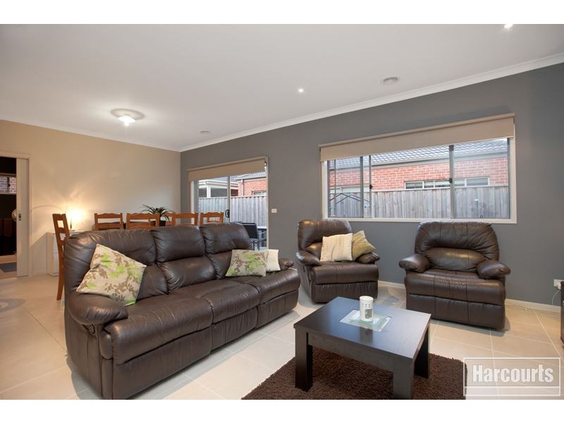 25 Rush Lily Drive, Officer VIC 3809