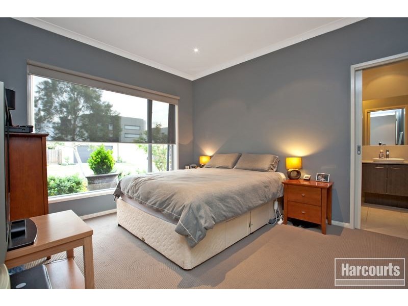 25 Rush Lily Drive, Officer VIC 3809