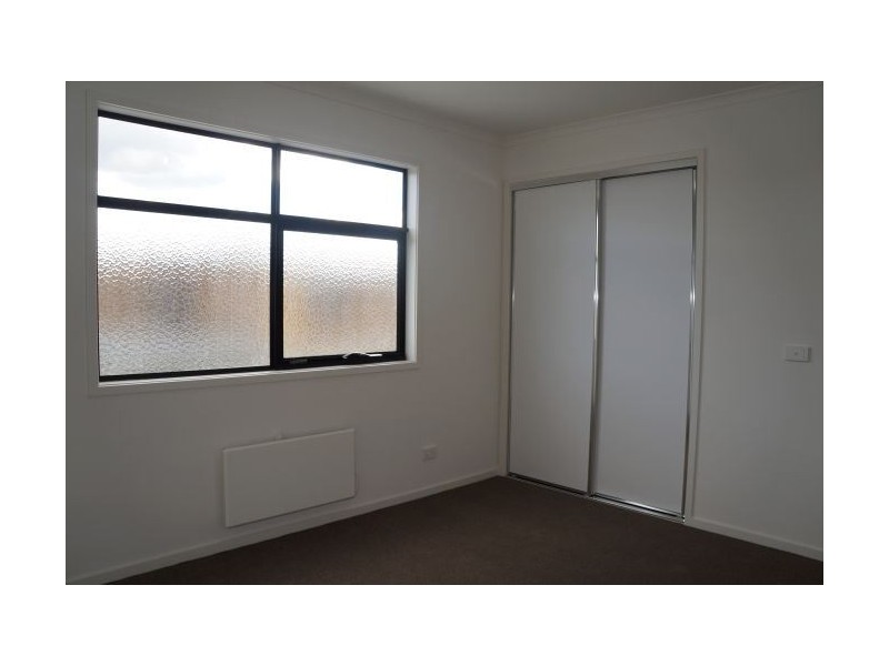 19 Hammond Crescent, Officer VIC 3809