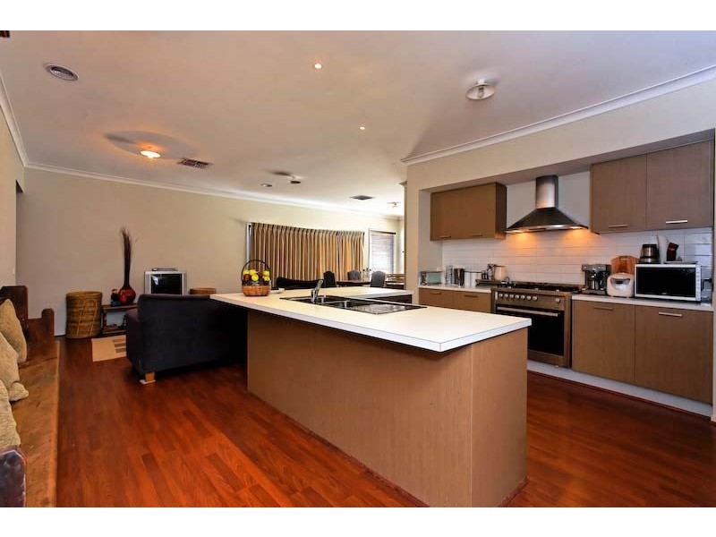 6 Goulburn Place, Pakenham VIC 3810