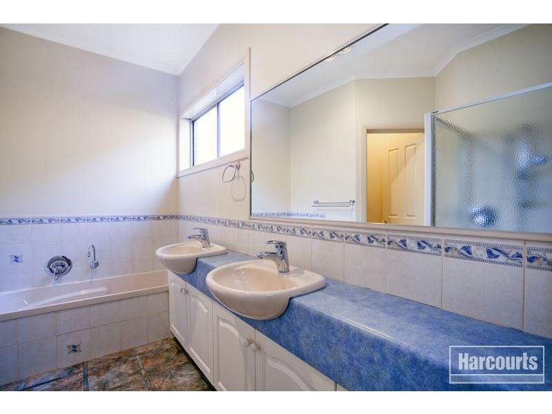 34 Canning Drive, Berwick VIC 3806