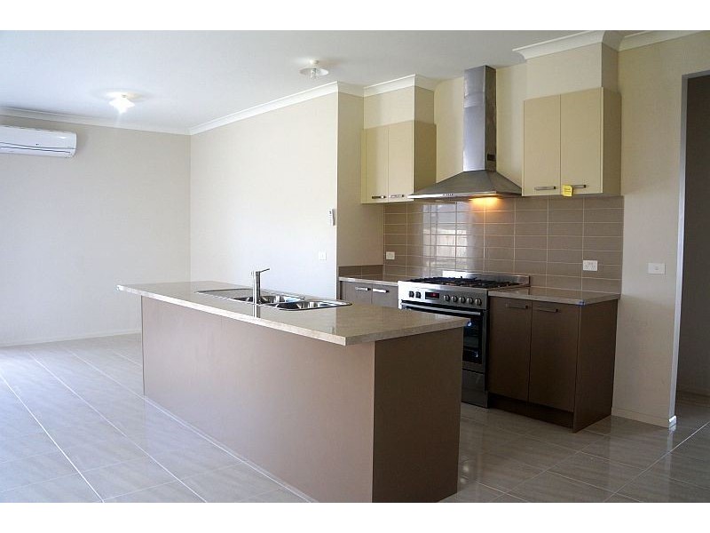 15 Ti Tree Crescent, Officer VIC 3809