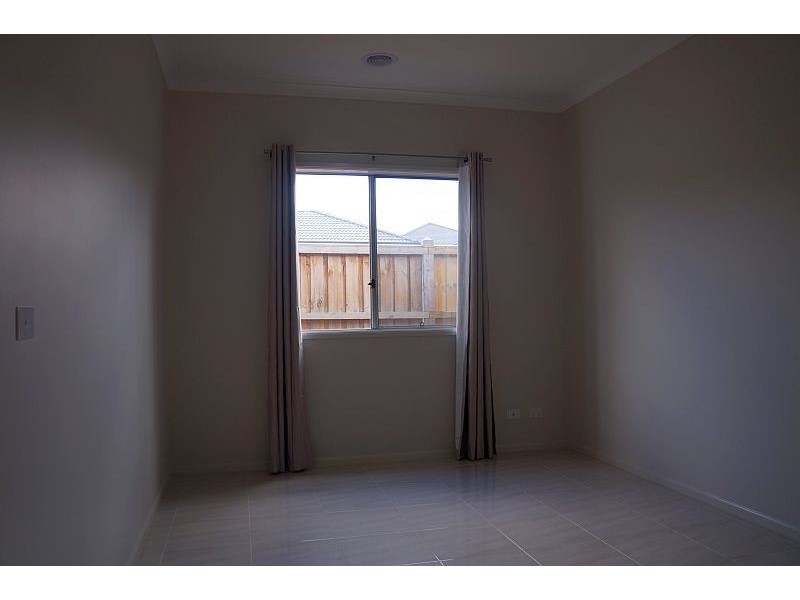 15 Ti Tree Crescent, Officer VIC 3809