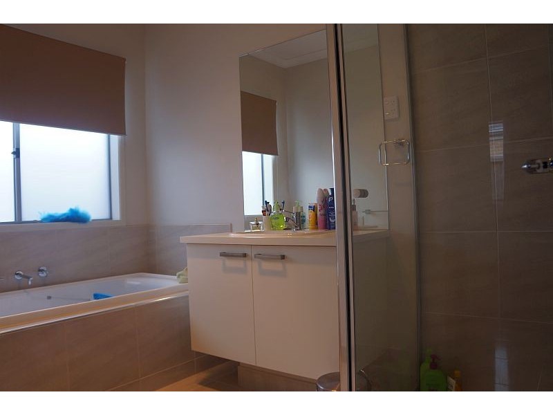 15 Ti Tree Crescent, Officer VIC 3809