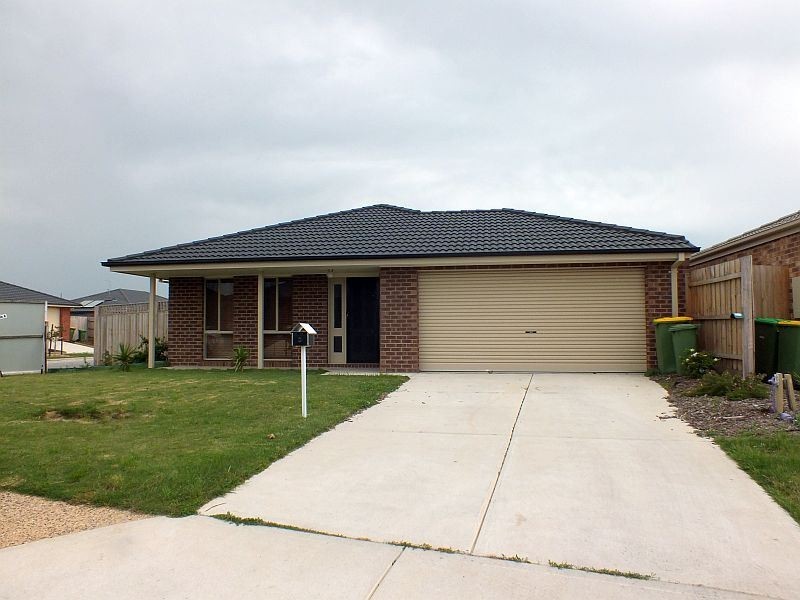 3 Whipbird Court, Pakenham VIC 3810
