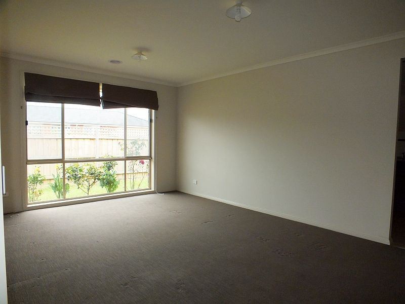 3 Whipbird Court, Pakenham VIC 3810