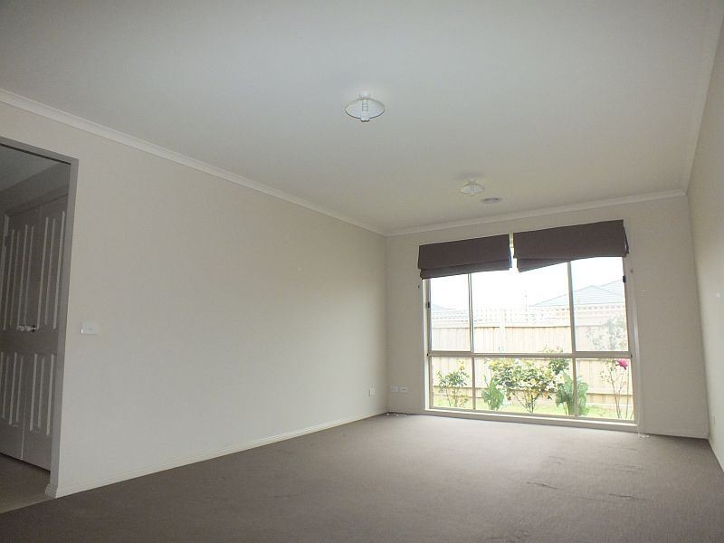 3 Whipbird Court, Pakenham VIC 3810