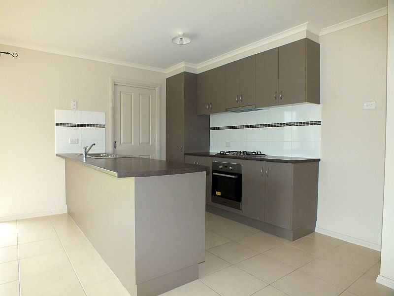 3 Whipbird Court, Pakenham VIC 3810