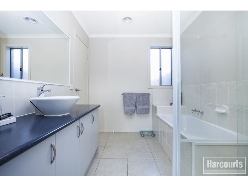 2 Mirabelle Street, Pakenham VIC 3810
