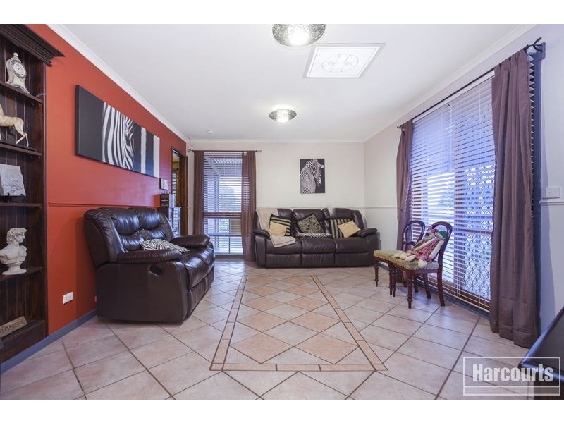 10 Paramount Way, Pakenham VIC 3810