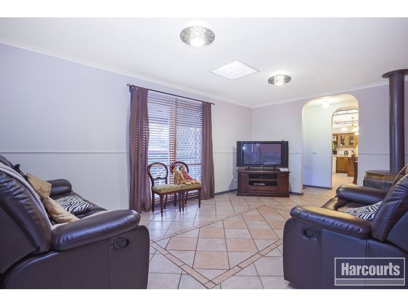 10 Paramount Way, Pakenham VIC 3810