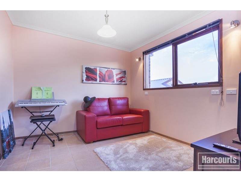 10 Paramount Way, Pakenham VIC 3810